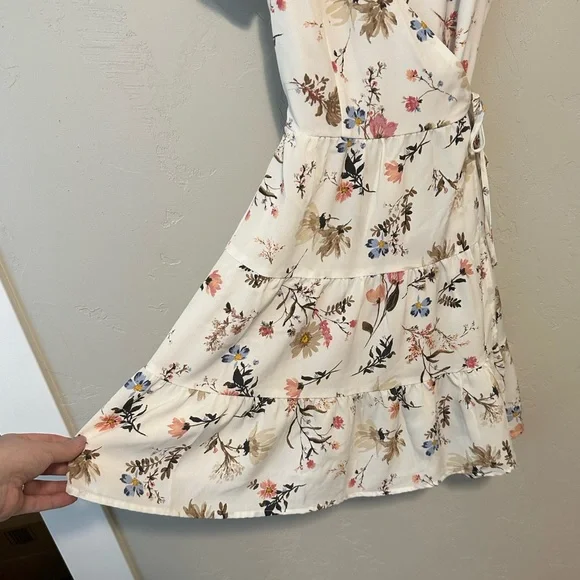 BNWT! ✨ A&F Wrap Dress - Picture 2 of 4